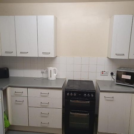 Olympus Apartment Лондон Екстериор снимка