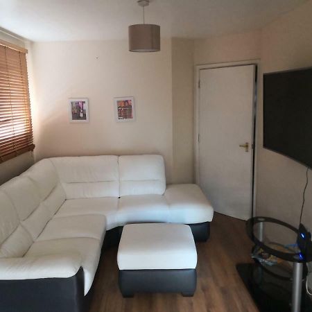 Olympus Apartment Лондон Екстериор снимка