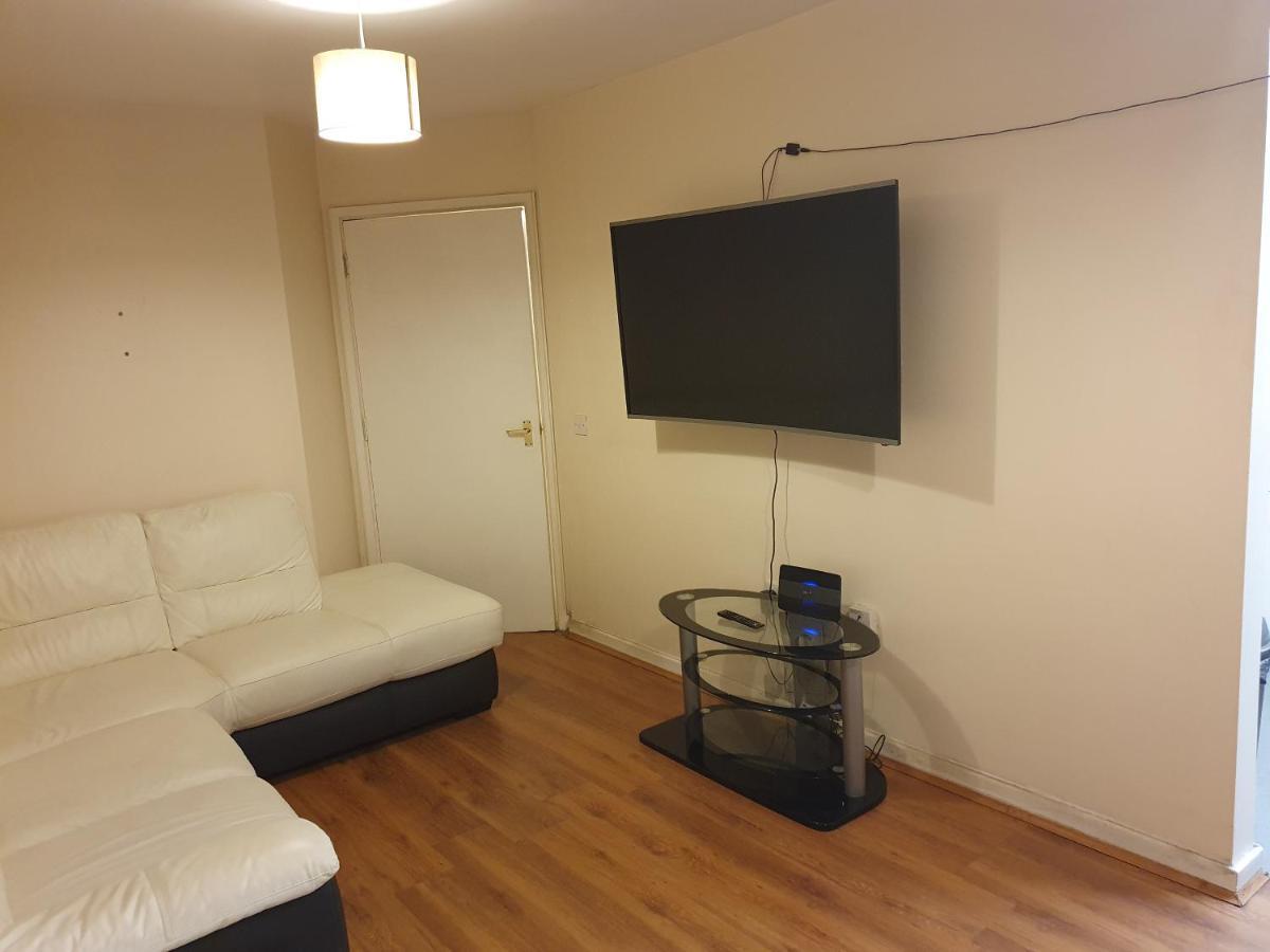 Olympus Apartment Лондон Екстериор снимка