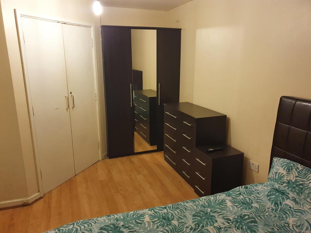 Olympus Apartment Лондон Екстериор снимка