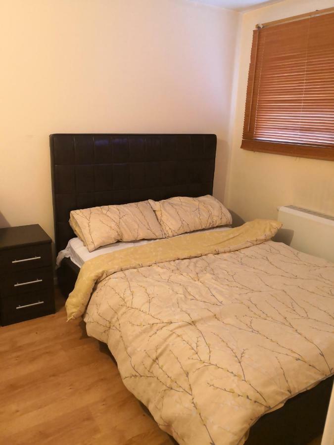 Olympus Apartment Лондон Екстериор снимка